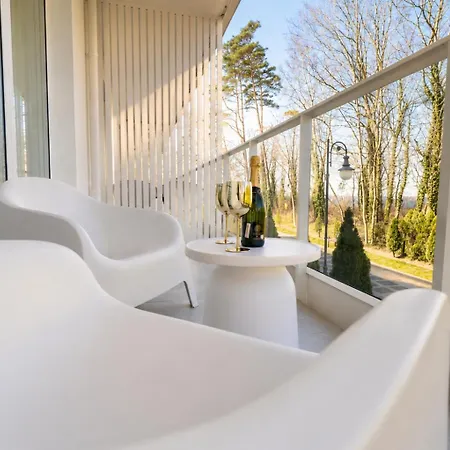 Klifowa 22 Art Deco Przy Plazy Rewal